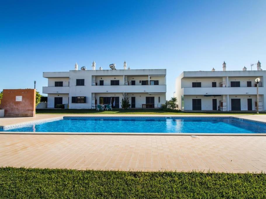 Lake Apartment - Pool And Sea View & Tennis Court & Bbq Pera Exterior photo